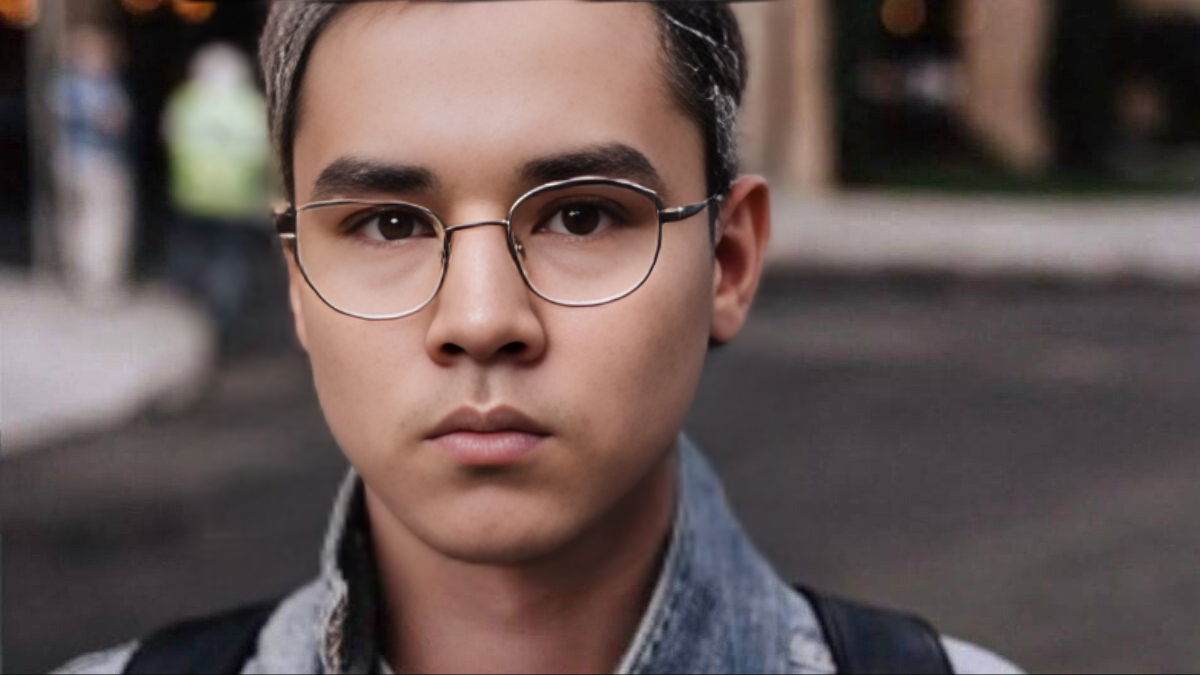 Умный Эльдан в очках